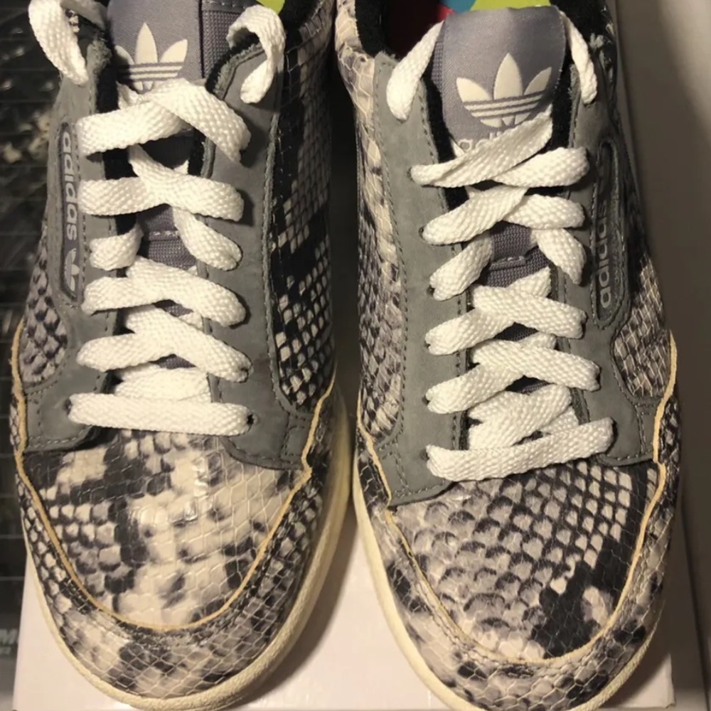 Adidas Sneakers